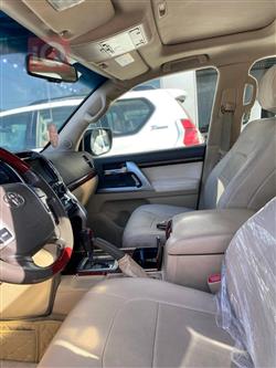 تۆیۆتا لاند کروزەر